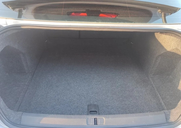 Volkswagen Passat cena 17900 przebieg: 241200, rok produkcji 2007 z Osiek małe 56